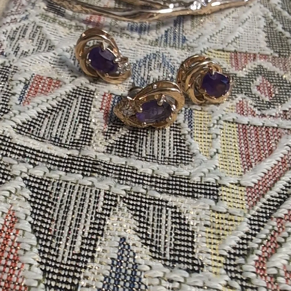 Vintage 7 Piece Gold Toned Earring Set - Picture 4 of 12